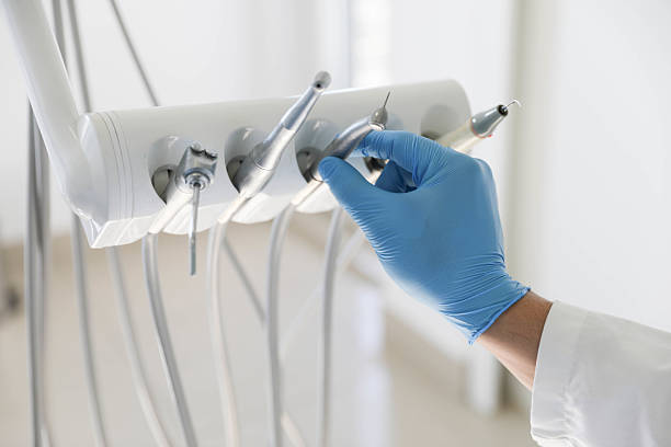 Professional Tooth Extraction technician working in Moreauville, LA
